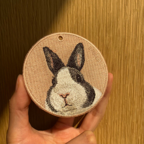 雙面刺繡吊飾 黑白道奇兔