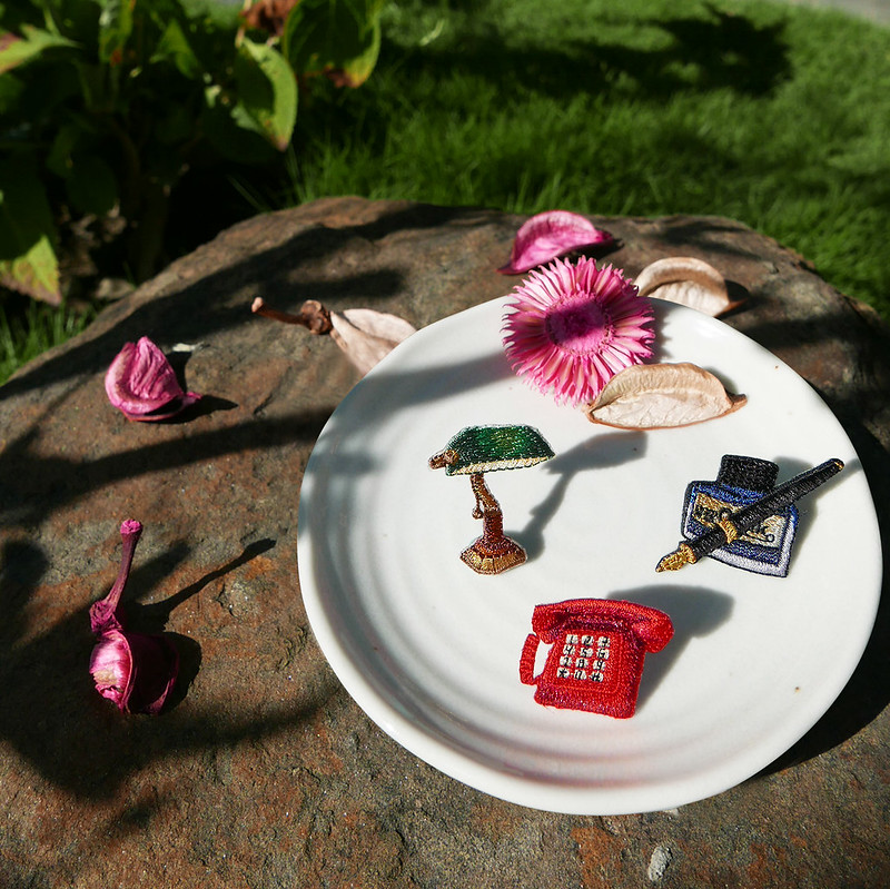 古早辦公-電話、墨水、檯燈